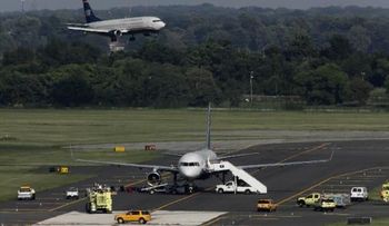 Pasajero ebrio obliga a avión a regresar en EEUU