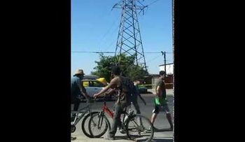 Video: Hombre trepó torre eléctrica y se tiró al vacío para suicidarse