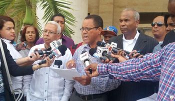 Trabajadores depositan iniciativa busca modificar Código de Trabajo 