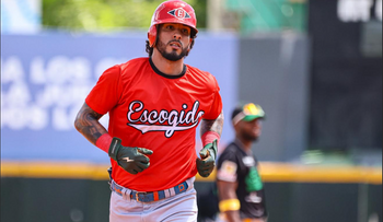 Araúz pegó cuadrangular en pretemporada roja