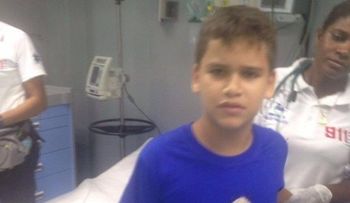 Entregan a sus padres niño hallado desorientado en la avenida Duarte