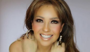 Thalía y su sorprendente nuevo rostro