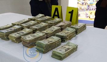 Incautan casi medio millón de dólares ocultos en silla en aeropuerto de EEUU