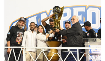 Banreservas entrega copa al Escogido campeón 25-26