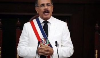 Estarían haciendo ofertas millonarias para aprobar reelección de DM; inicia "cacería"