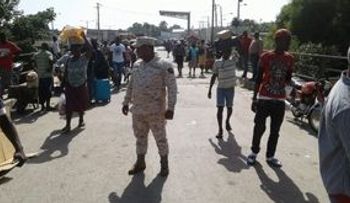 Autoridades haitianas arremeten de nuevo impidiendo entrada de productos criollos por Dajabón