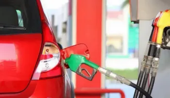 Disponen alzas en precios combustibles