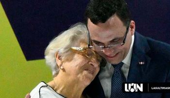 Andrés Navarro: La forma más honesta de honrar a las madres es respetando y cuidando a cada mujer