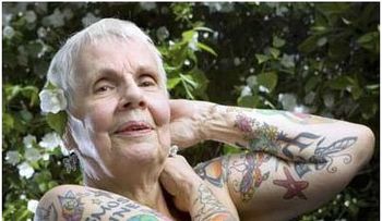 Daños de los tatuajes al envejecer