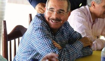 Danilo Medina aprueba créditos para ganaderos de Montecristi