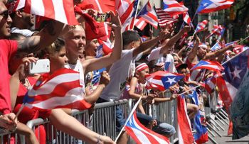 Dicen fue un rotundo éxito celebración desfile de New York este domingo