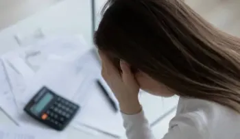 Condenan a un italiano a 17 meses de prisión por someter a su mujer a estricto "ahorro doméstico"