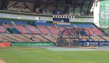 Apresuran trabajos en el Estadio Quisqueya, a pocas horas inicio Torneo