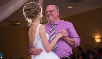 Sobreviviente de cáncer baila en su boda con el donante que le salvó la vida
