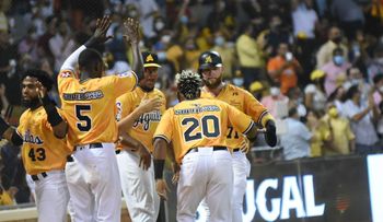 Estrellas derrotan de forma dramática a los Gigantes y Aguilas se sacuden frente al Licey