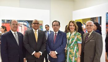 Banco Central inaugura exposición pictórica "Imágenes de la economía informal dominicana"