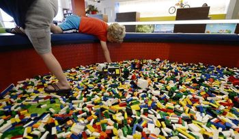 Una mujer se roba 800 juegos de Lego 