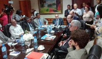 Senado solo invita a partidos mayoritario a discutir proyecto de Ley de Partidos