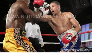Púgil criollo Elio Rojas derrota a Robert Osiobe