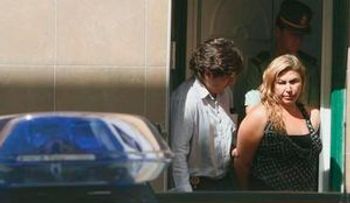 Arrestan un seguridad por masturbarse con los zapatos de una mujer