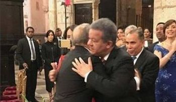 Leonel y Danilo se abrazan en boda de la hija del mandatario, Candy Sibeli