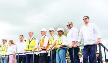 Abinader inspecciona avance de la presa de Guaigüí en el Cibao