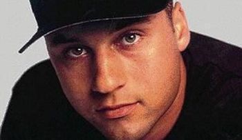 Jeter firma por US$12 millones con los Yankees