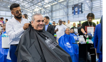 Abinader se reúne con 1,000 peluqueros