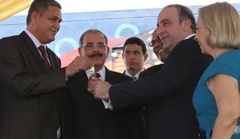 Presidente Medina inaugura 224 viviendas en Villa Tapia, Pimentel y Río San Juan  
