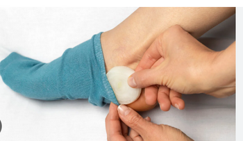 Lo que ocurre cuando pones una rodaja de cebolla en los pies antes de dormir