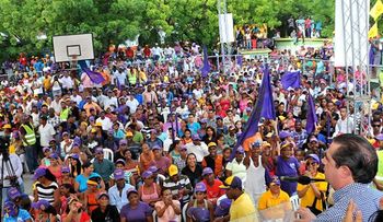 Javier García juramenta equipo de campaña en Azua  