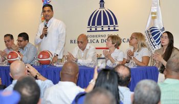 Ministro Deportes anuncia apoyo Liga Nacional de Baloncesto Femenino