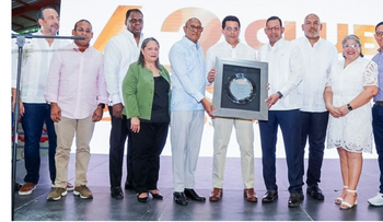 David Collado es homenajeado en aniversario institucional