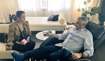 Leonel Fernández visita a Miguel Vargas, del PRD