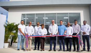 Luis Abinader inaugura edificio de OMSA