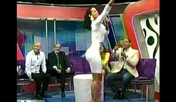 Iván Ruiz y los invitados del Show Del Medio Día, impactados al ver el cuerpo de Mabel Saltando 