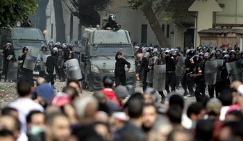 Al menos 401 personas detenidas durante enfrentamientos nocturnos en Egipto