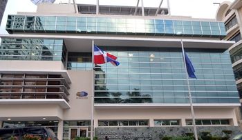 Funglode dice Senado "dejó caer" 64 proyectos