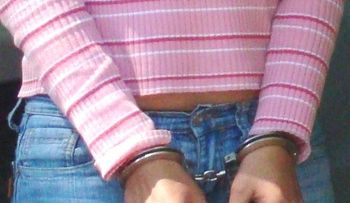 Acusan dominicana de mentir para encubrir novio que golpeó a su hijo