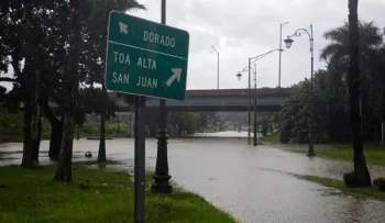 Impacto fuertes lluvias huracán Erin en Puerto Rico