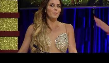 Karenka estalla ante críticas del actor y lo golpea en la cara