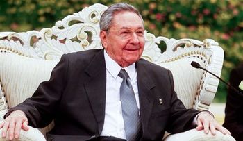 Raúl Castro preside acto por 60 aniversario del inicio de revolución cubana