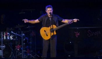 Alejandro Sanz endulza con su Sirope la calurosa noche cordobesa