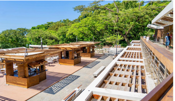 Luis Abinader entrega plaza de vendedores en Sosúa