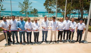 Abinader inaugura Malecón de Haina, nuevo espacio de esparcimiento y desarrollo local