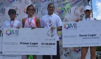 Realizan caminata por una juventud saludable