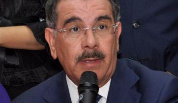 Danilo Medina dice a agropecuarios que no puede entregar dinero como si fuera suyo 
