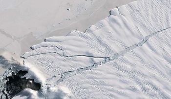 Se desintegra el gigantesco iceberg que se desprendió de la Antártida