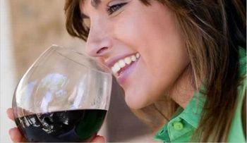 Beber una copa de vino al día reduce el riesgo de depresión  