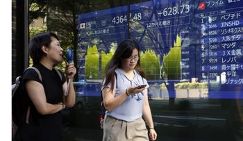 Bolsa de Tokio cierra en récord tras recorte de la Fed